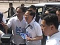 特首與司局長再落區宣傳政改　遇示威者抗議