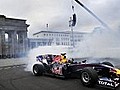 Vettel hüllt Brandenburger Tor in Rauch