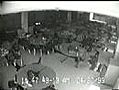 COOL2PLAY - Security Cam Footage - Collumbine Highschool - Misschien wel de eerste van die maffe Hype 1.  [from COOL2PLAY]