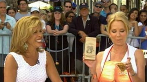 NBC TODAY Show - KLG,  Hoda Get Canadian Gifts For TODAY anchors