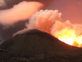 Around the World: Volcano Erupts in Indonesia