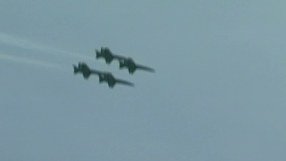 Navy’s Blue Angels practice for air show