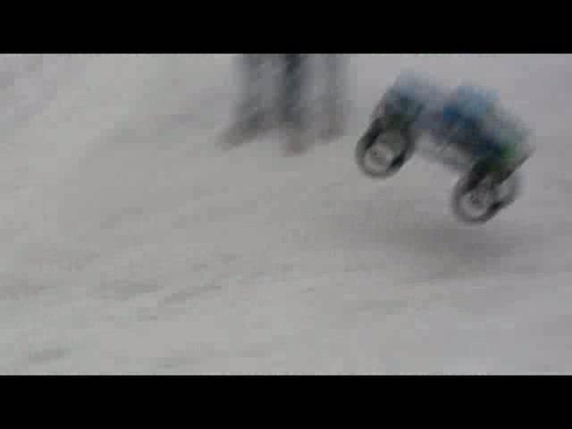 Spassfahrer im Schnee