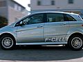 Los Angeles Times Motor Minute: 2011 Mercedes-Benz B-Class F-CELL - Reviewed by Susan Carpenter