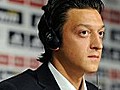 Mesut Özil unterschreibt bei Real Madrid