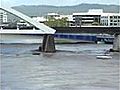 Brisbane,  ville fantôme, assiégée par les eaux