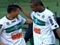 Gol do Coritiba! Maranhão chuta cruzado e marca para o Coxa aos 19 do 2º tempo