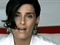 Music Video: Nelly Furtado,  &#039;Manos al aire&#039;