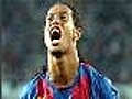 Ronaldinho estuda renovação com o Barcelona