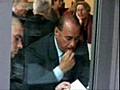 El doble de Berlusconi se come el moco