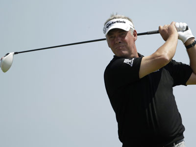 Clarke surges up leaderboard with another 68