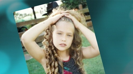 E! News Now - Bar Refaeli’s Young Modeling Pic