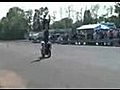 Back flip sur une moto