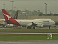 Qantas 747 forced to return to Sydney