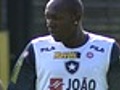 Somália tenta se firmar como titular no jogo contra o São Paulo pelo Brasileiro