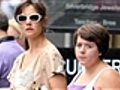 Enteada é vista em passeio com Katie Holmes e Suri