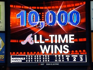 Braves celebrate 10,000th win