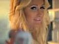 Un anuncio de Paris Hilton agita Brasil