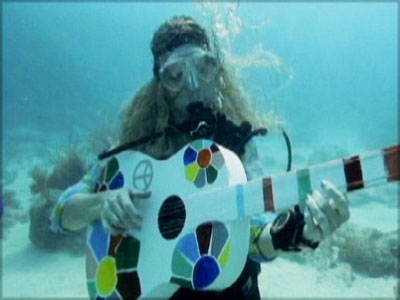 Raw Video: Underwater music fest in Fla.