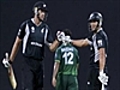 NZ skipper Vettori injured