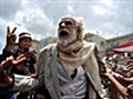 Thousands flee fighting in Yemen capital