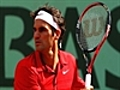 Federer stuns Djokovic